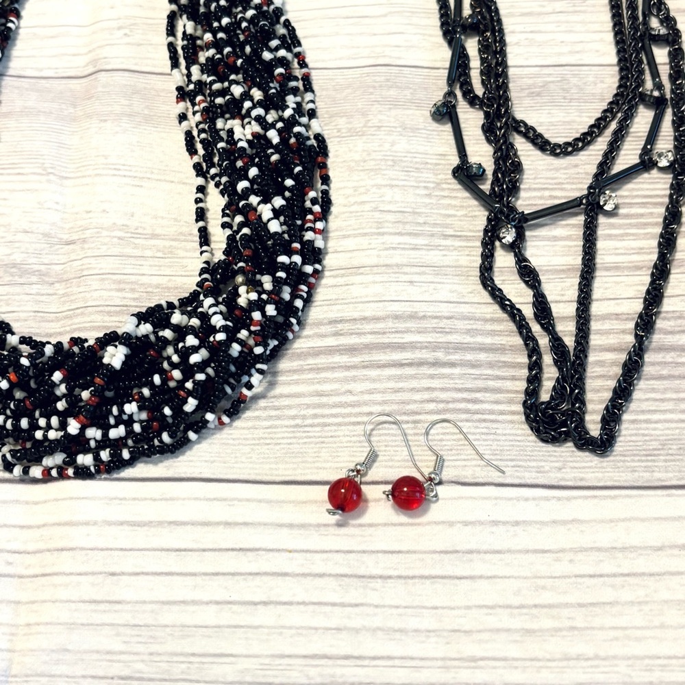 Chunky Red and Black Silver Tone Jewelry Lot of 16 Necklaces Earrings Bracelets - Picture 6 of 10